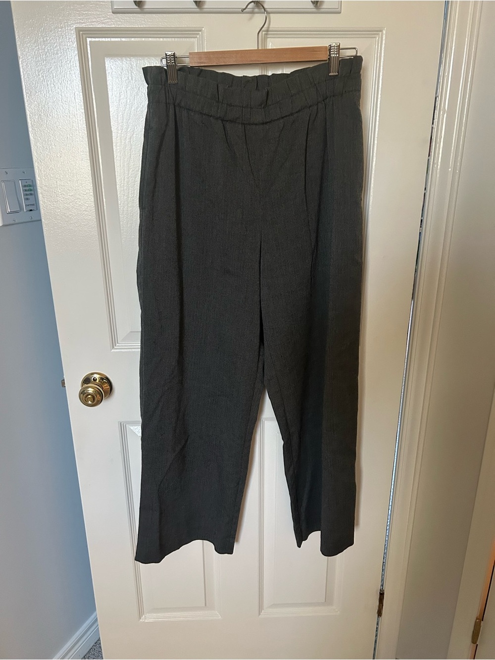 Uniglo- High-Waist Wide Leg Pants in Charcoal